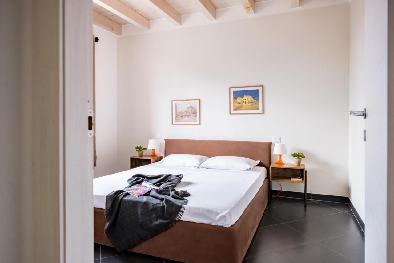 Residenza Gelsomino Apartment เดเซนซาโนเดลการ์ดา ภายนอก รูปภาพ
