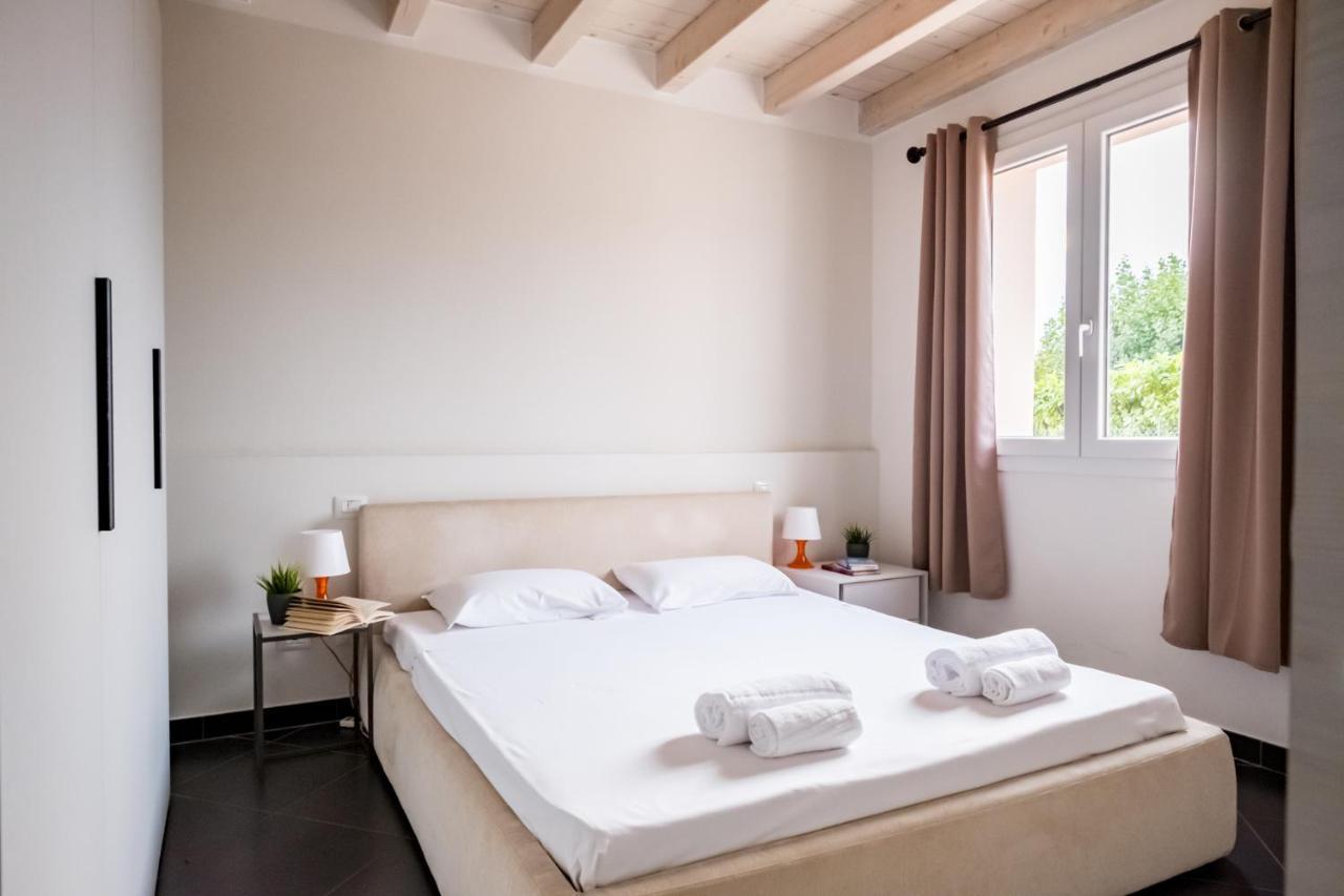 Residenza Gelsomino Apartment เดเซนซาโนเดลการ์ดา ภายนอก รูปภาพ